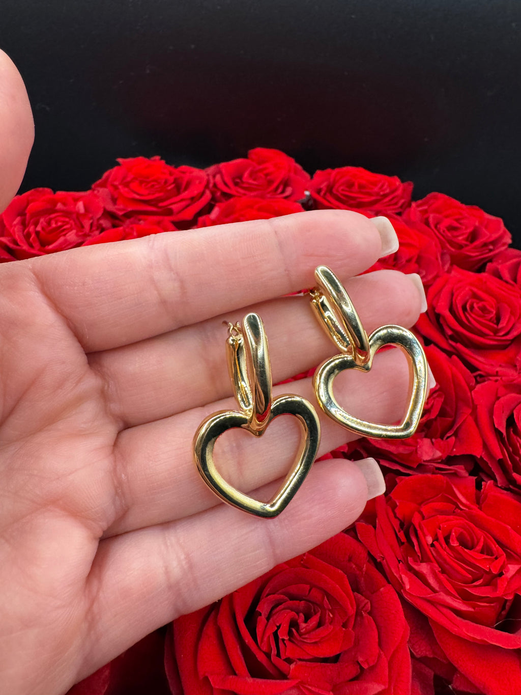 Aretes en forma de corazón 14k