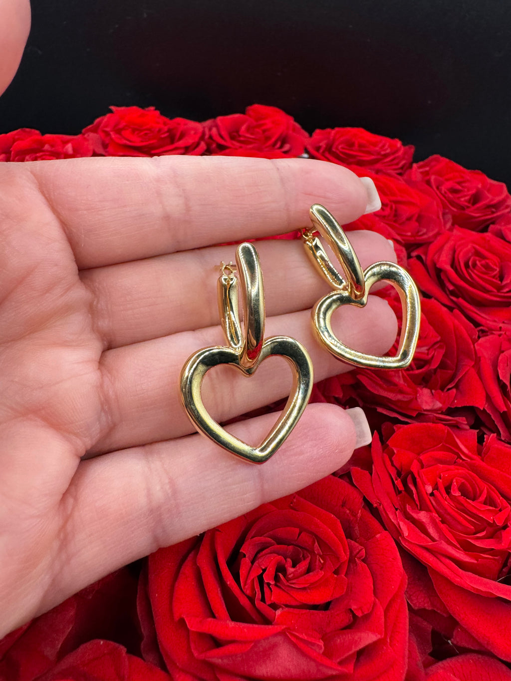 Aretes en forma de corazón 14k