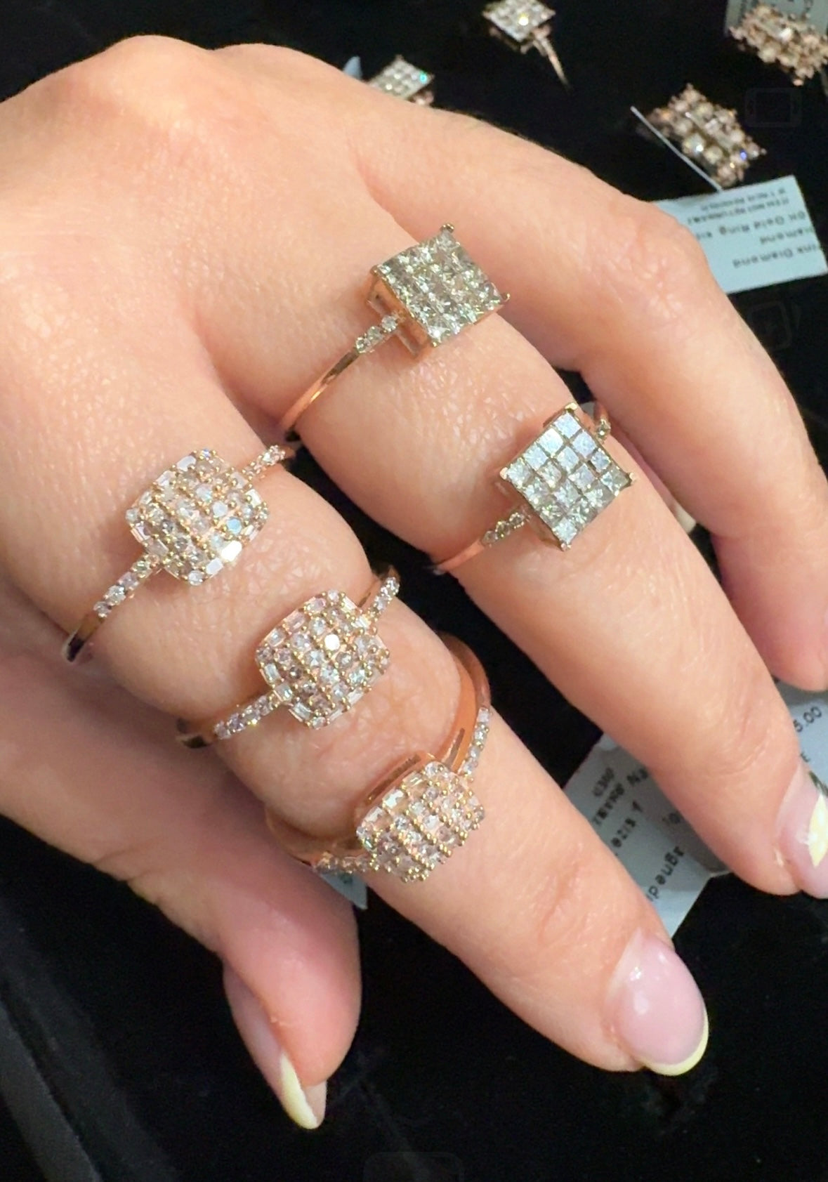 Anillo en oro rosa con diamante naturales 10k