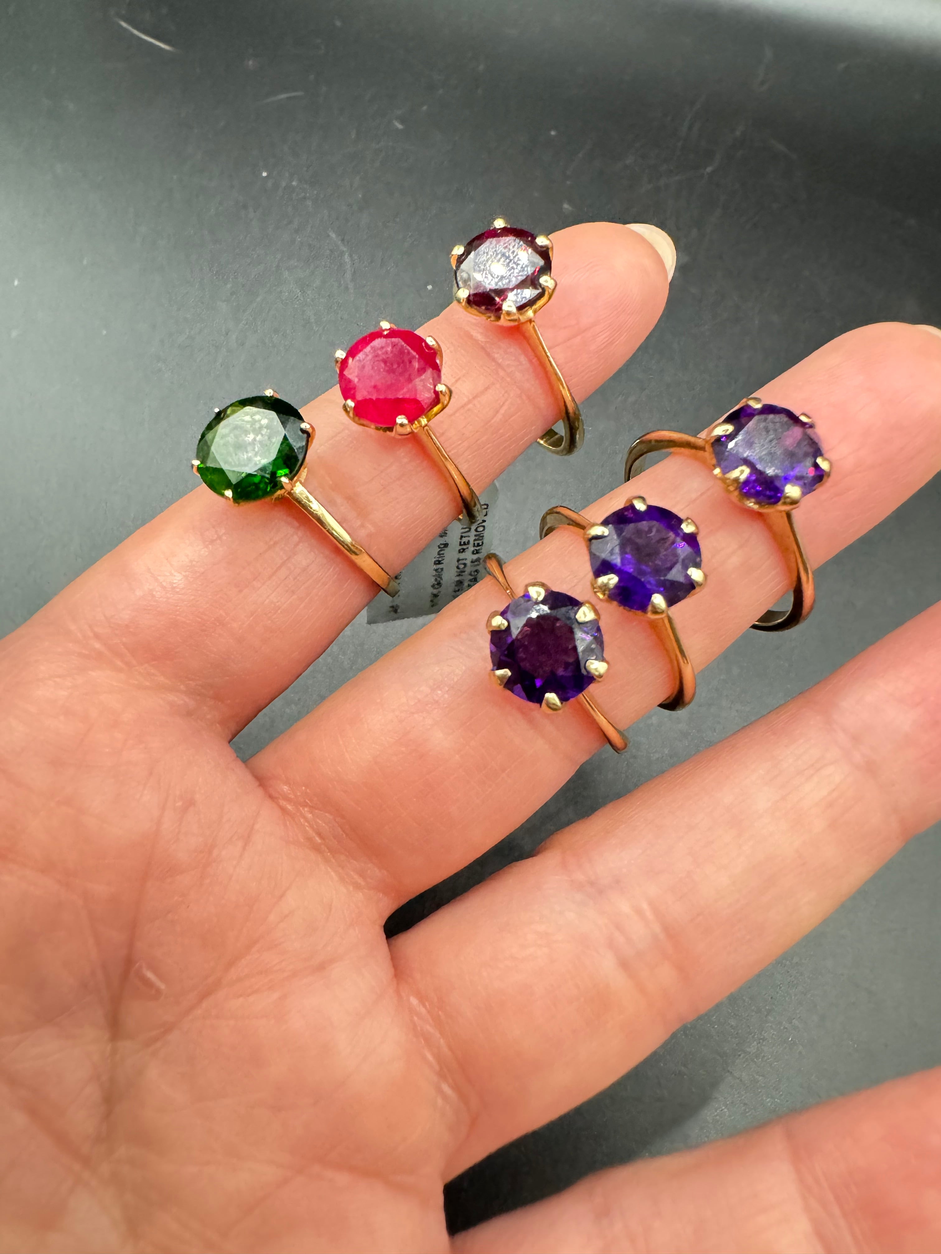 Anillo con piedra genuinas