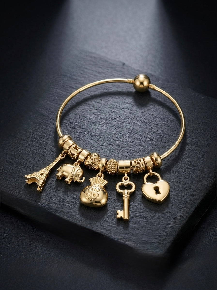 Pando  con charms 10k