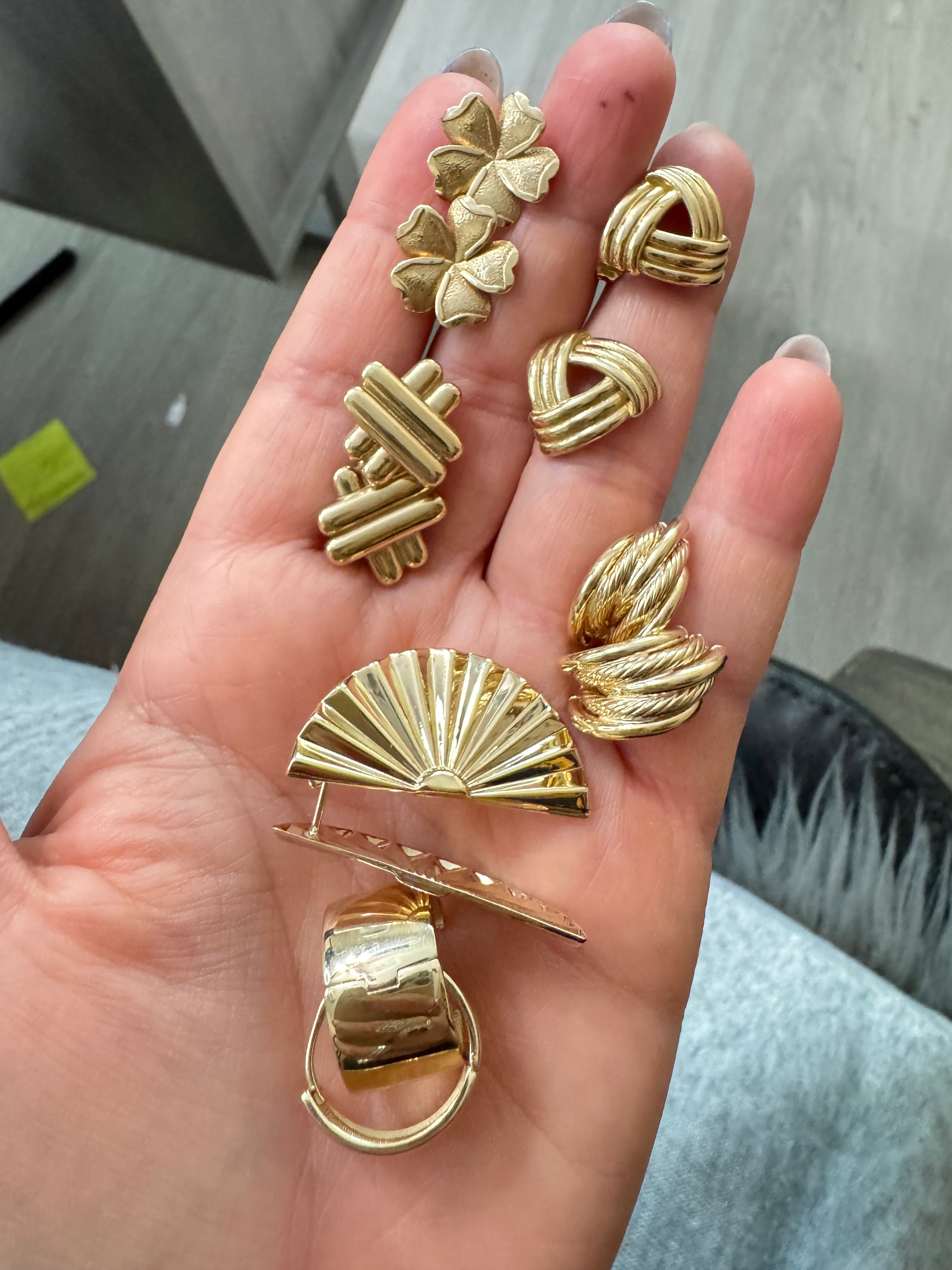 Pago de 6 pares de aretes