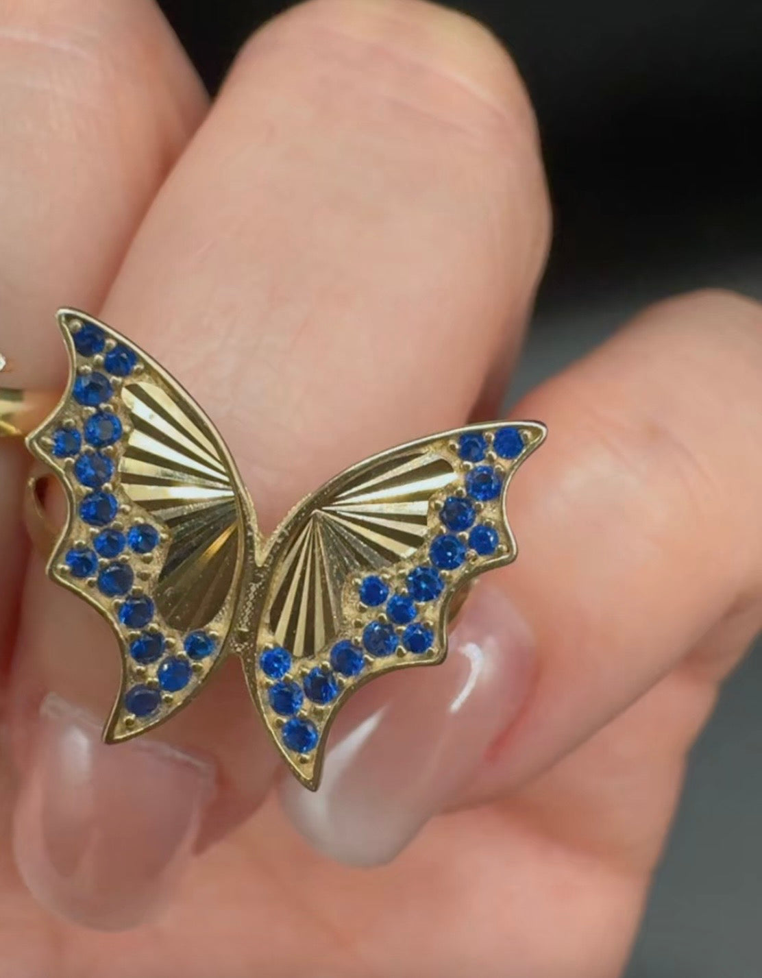 Anillo de mariposa 10k