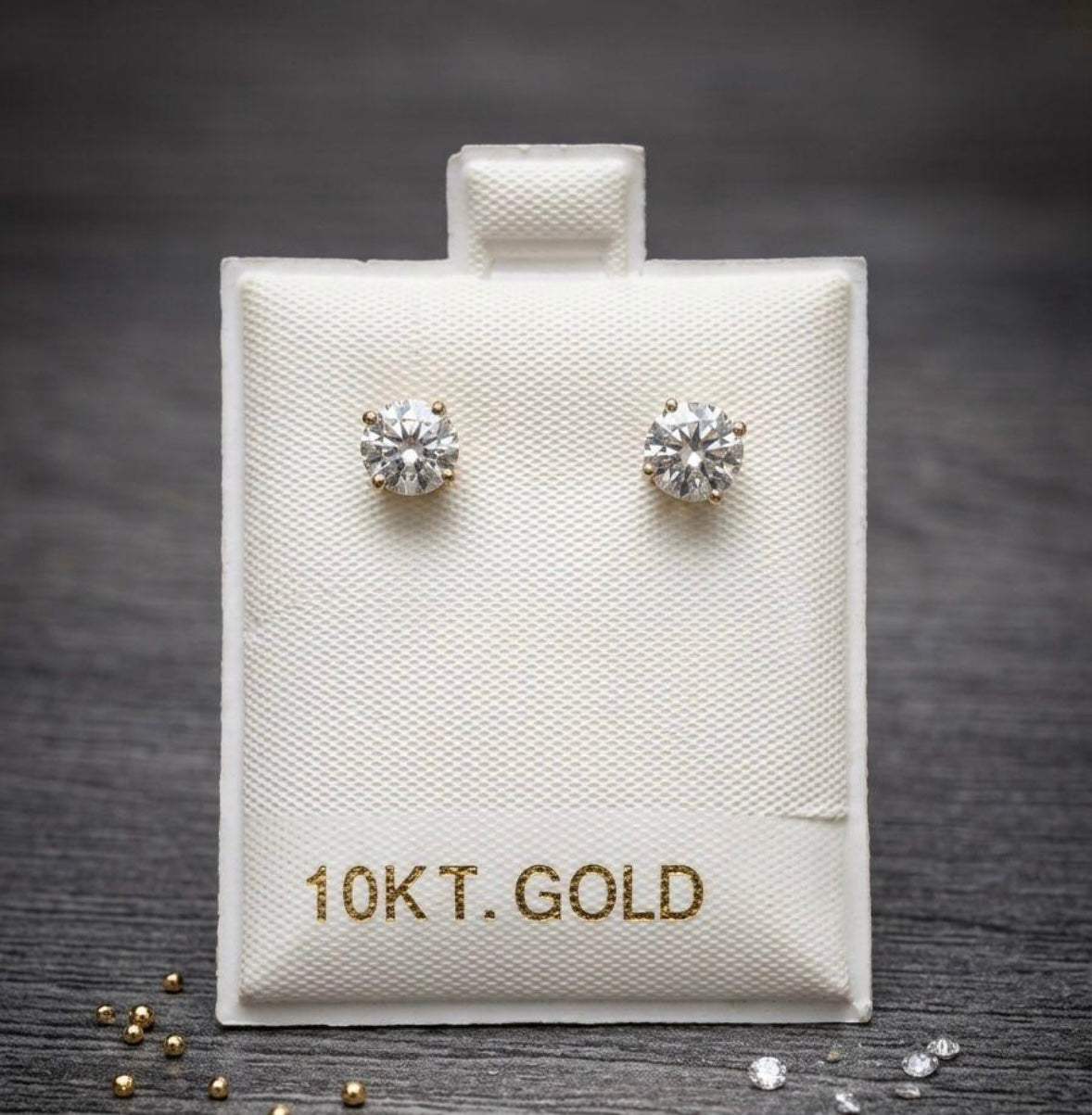 Aretes de 10k monsanite