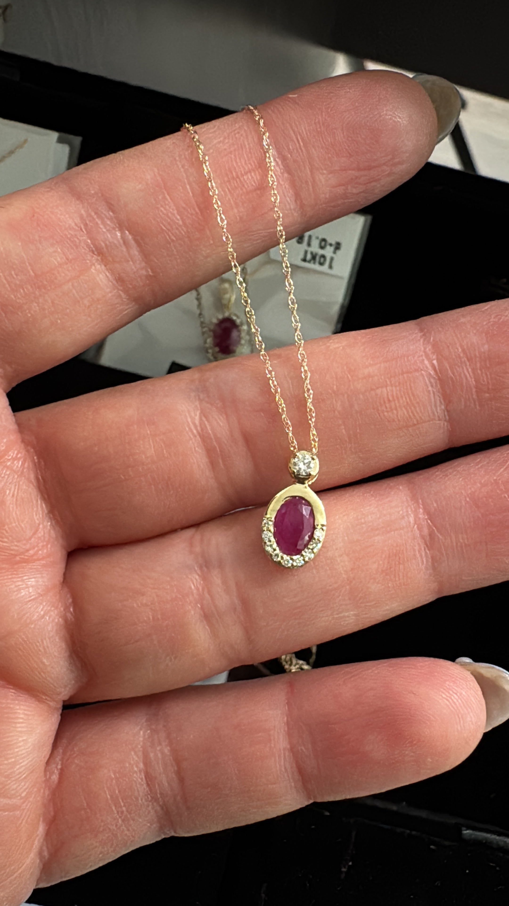 Cadena de Rubí con diamante