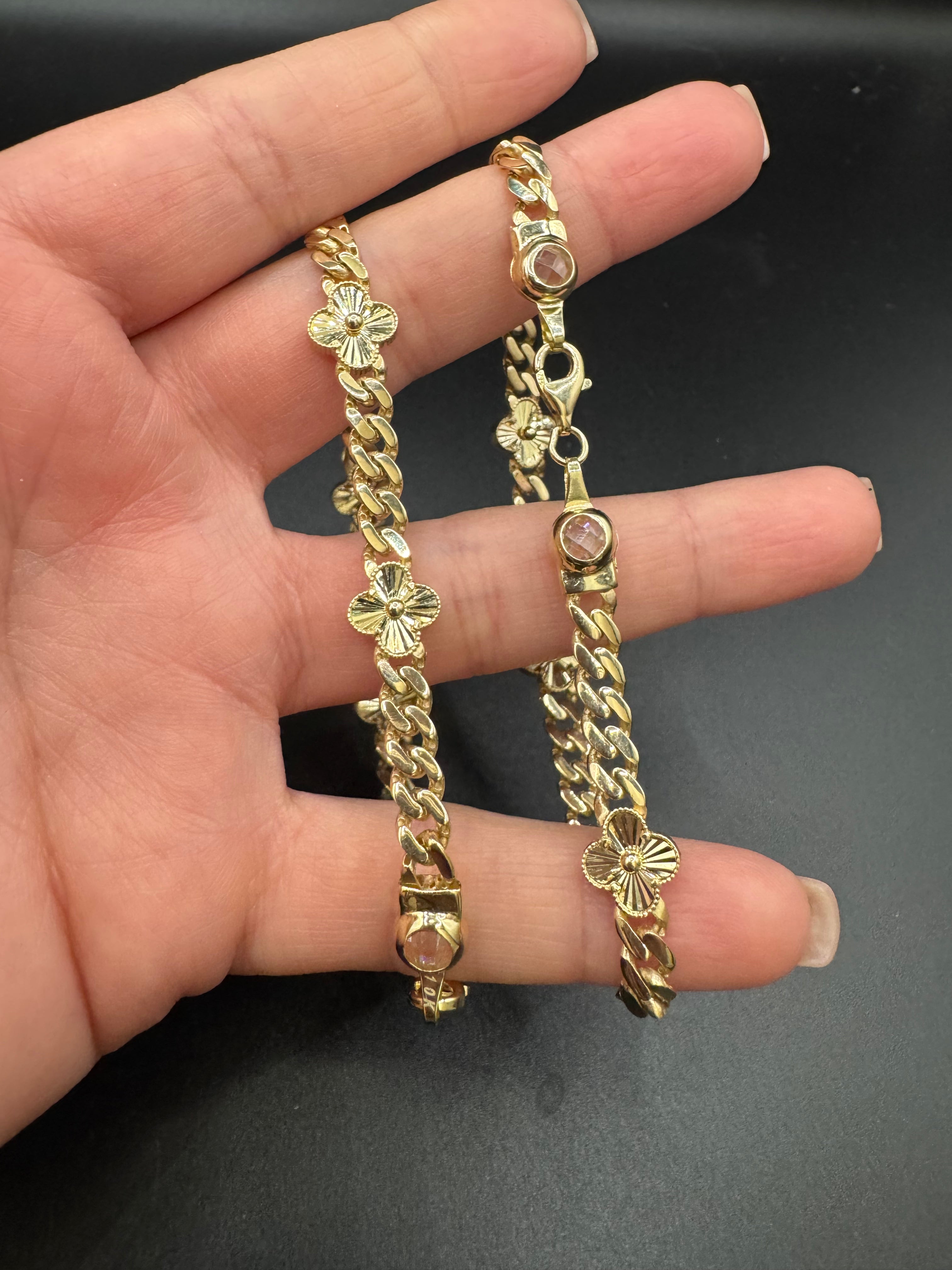 Pulsera estilo Mónaco con flores 10k