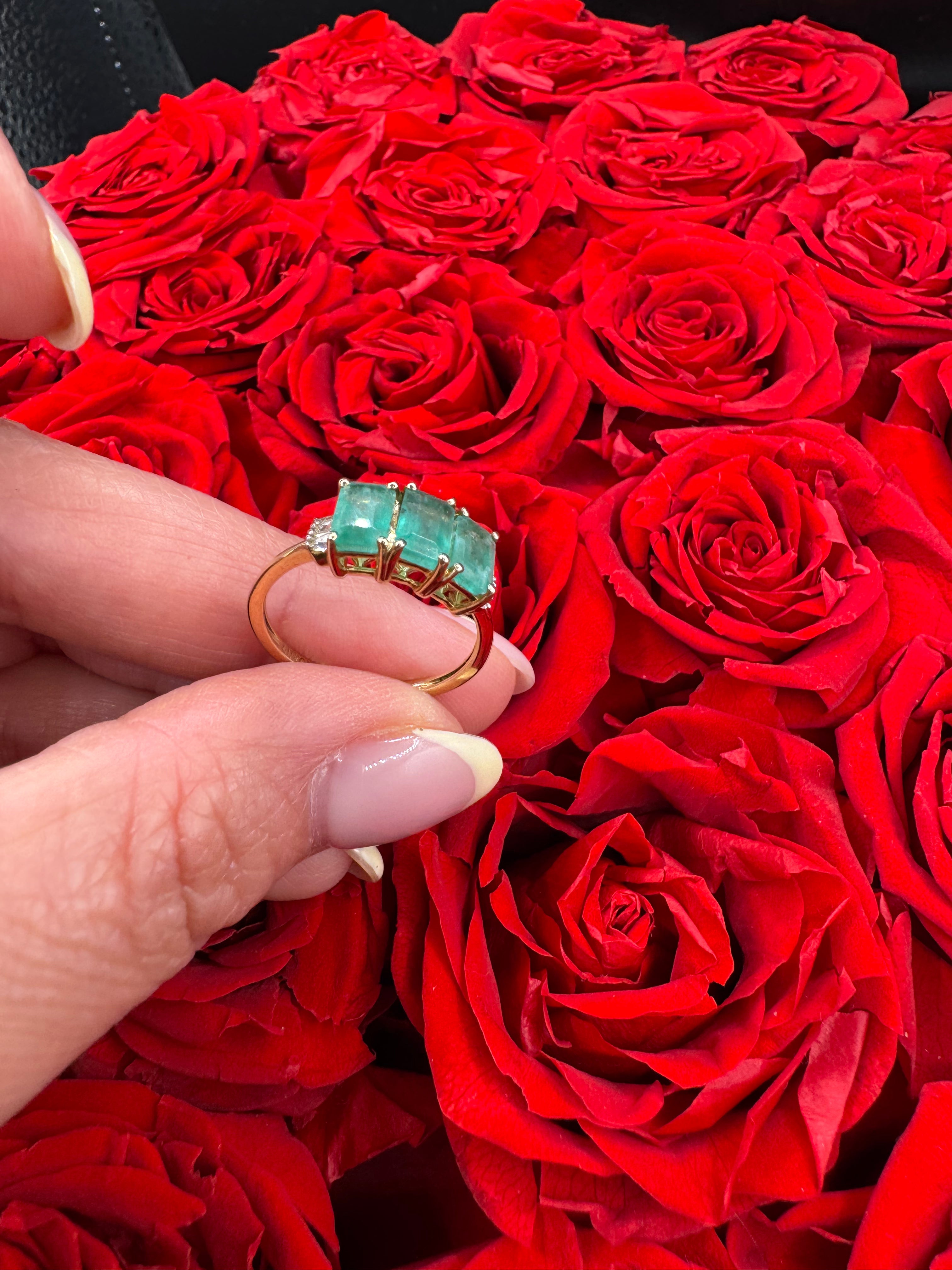 Anillo de Diamante con Esmeralda 10k