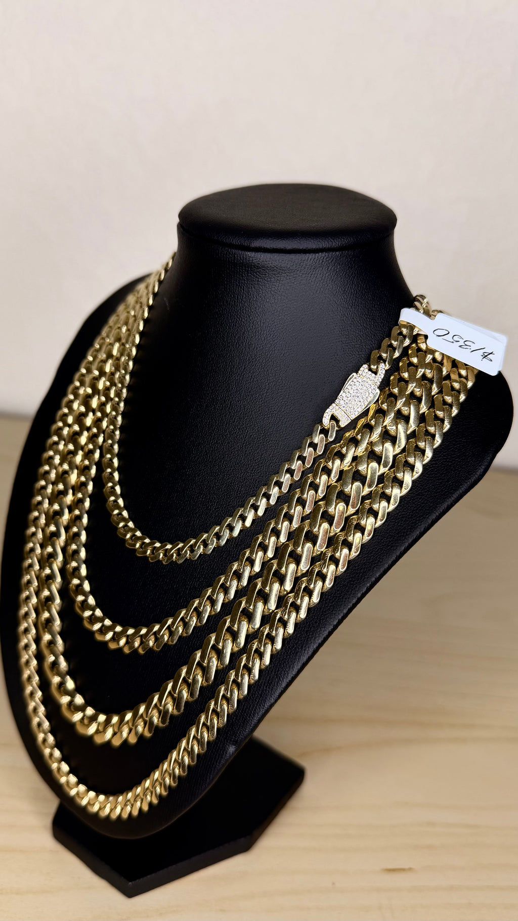 10K YELLOW GOLD MONACO CHAIN CLASSIC PAVÉ LOCK